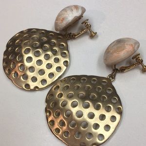 😀” Sand Dollar” Earrings